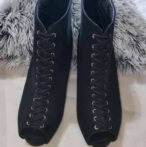 Rock Republic 10 Mitchell Black Peep Toe L…